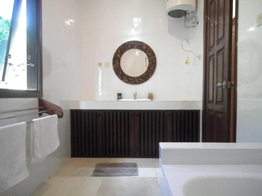 Villa 7, Secret Garden, Kerandangan, Near Senggigi Mataram Luaran gambar